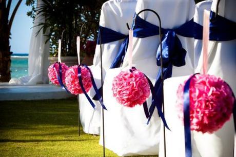Boules de fleurs en décorations de mariage boule-fleur-fushia