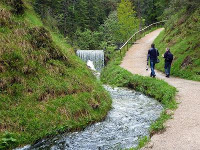Belles promenades à Mittenwald: vers le Lautersee par le Laintal.