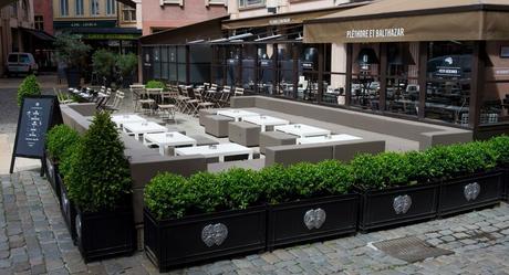 Visite déco : Pléthore et Balthazar à Lyon 51JApAonhRnvpFmJ4otqF7-EVpJFdPHBLwDaw-8Gb4g,iyPCyK2g_aJ8soSnNAiExHuRU5uBu7T9gslVr7cIEUo