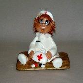 Petite infirmière personnalisée en porcelaine froide - Le petit monde d'Ingrid