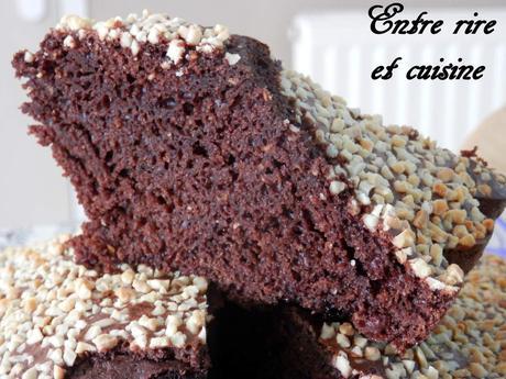 Gâteau au Cacao / lait chocolaté / Eclats d'amandes et M&M's au chocolat