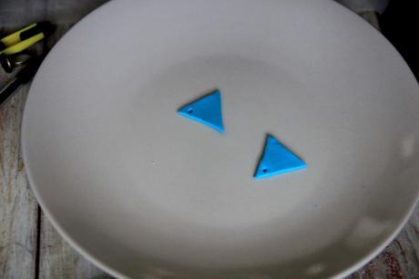 DIY boucles d’oreilles triangles en pâte Fimo