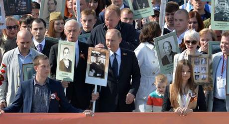 RUSSIE. Sondage: la côte de confiance de Poutine à 86% en mai