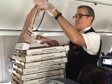 un-avion-cloue-au-sol-le-pilote-commande-des-pizzas-pour-les-passagers