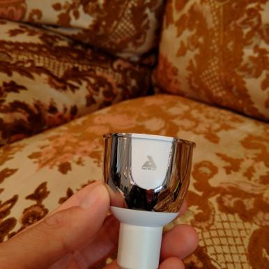 Test de l’ampoule Awox SmartLight GU 10 qui s’adapte aux luminaires et aux spots encastrés !