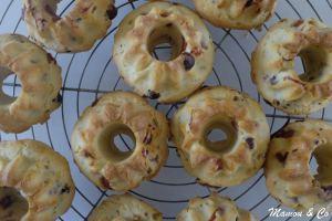 Mini kouglofs au jambon fumé et aux noisettes