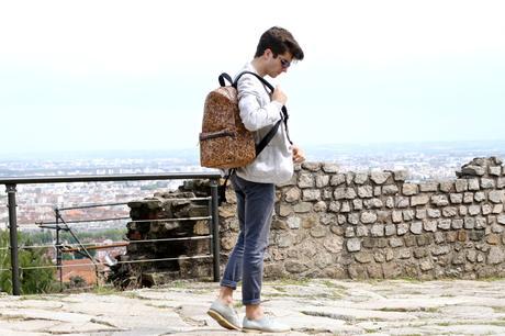 BLOG-HOMME-MODE_Preppy_Matt-and-Nat_Cork_Backpack_bag_Seeconcept-IKKS_Lyon_chino-lacoste