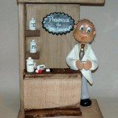 Décor avec pharmacien personnalisé en porcelaine froide - Le petit monde d'Ingrid