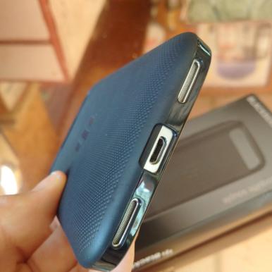 Test Flash : coque BlackBerry Classic Soft Shell – Noire Translucide