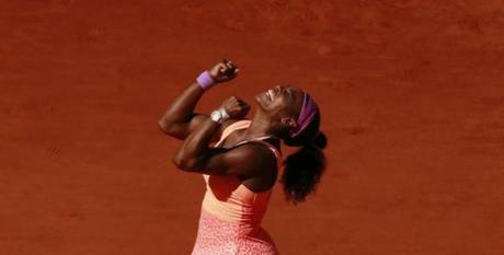 Tennis - French Open - Roland Garros, Paris, France - 6/6/15 Women's Singles - USA's Serena Williams celebrates victory in the final Action Images via Reuters / Jason Cairnduff Livepic