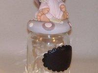 Pot avec lutin en porcelaine froide