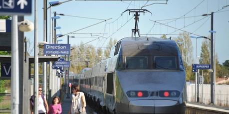 Charente-Maritime : les défenseurs du TGV se mobilisent à Surgères