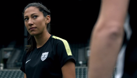 American Woman, l’hymne de Nike pour les footballeuses.