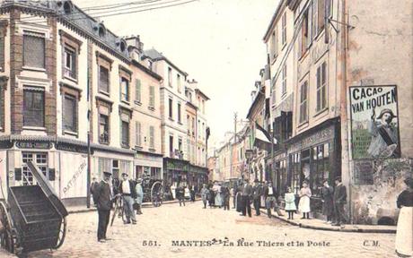 1904- MANTES la Jolie, La Rue Thiers et la Poste