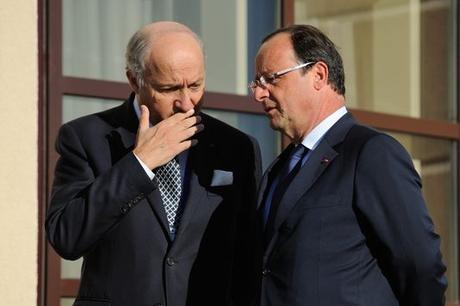 3484102_7_6f19_laurent-fabius-et-francois-hollande-le_92213bb0ccd5250c56d8e0711b4582df.jpg&sa=X&ei=X4yCVdO4JomuUfLXgPAH&ved=0CAkQ8wc&usg=AFQjCNHkhP9VhlWRWkxAu-MDqzjPVnmK8w