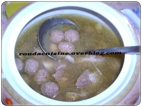 Mtouem (boulettes de viande à l'ail) المثوم