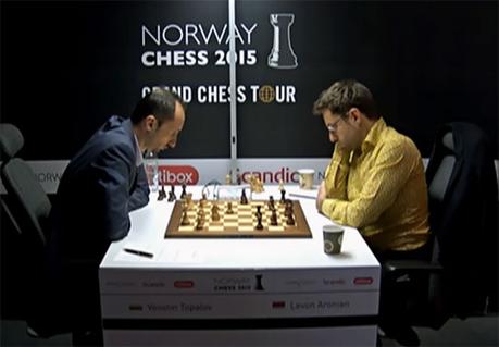Début de tournoi en fanfare pour le champion bulgare Topalov qui bat Aronian ronde 4 pour mener sur le score de 3.5 sur 4 - Photo © site officiel 
