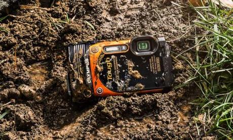 Nouveaux appareils Olympus TG-860 et TG-4, prêts pour tous les terrains