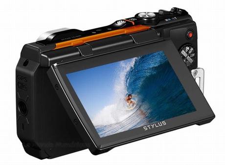 Nouveaux appareils Olympus TG-860 et TG-4, prêts pour tous les terrains