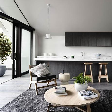 Maison en noir et blanc A part ça via Nat et nature Sem 26_2015 sur les blogs déco