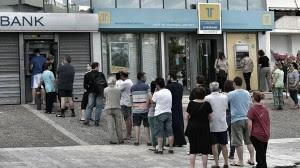 Grèce: Les retraits limités à 85 euros par Grec et par jour