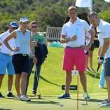 Andres Iniesta apprend le golf avec une pointure