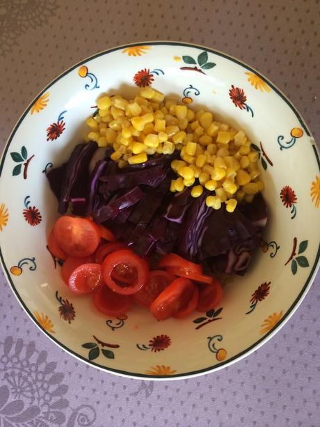 * Salade de quinoa / Chou Rouge / Maïs / Tomates *