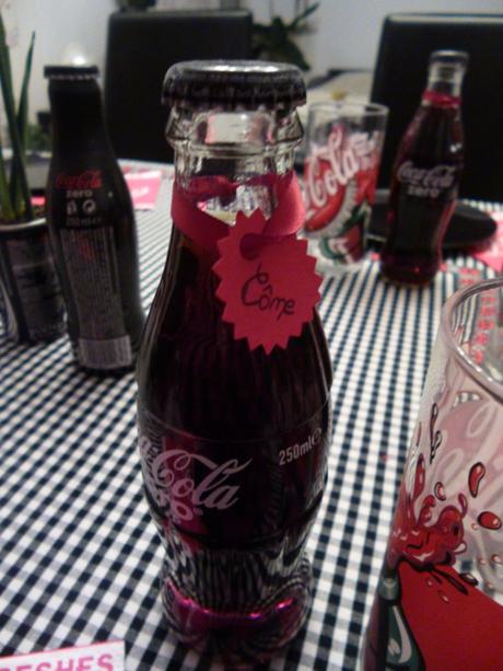 table coca cola