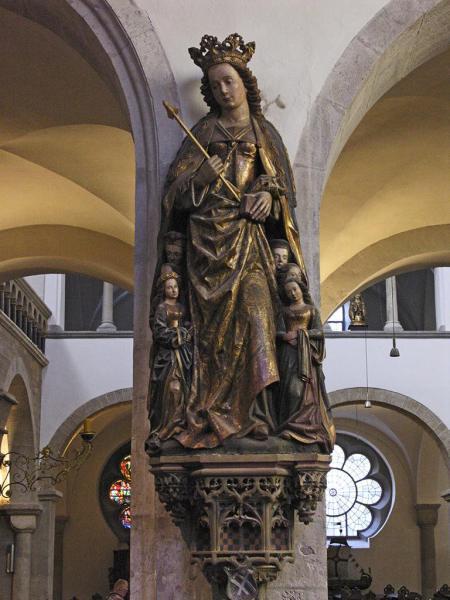 Statue de l'église Sainte-Ursule, à Cologne, en Allemagne : « Köln st ursula schutzmantelheilige ». Sous licence CC BY-SA 3.0 via Wikimedia Commons 