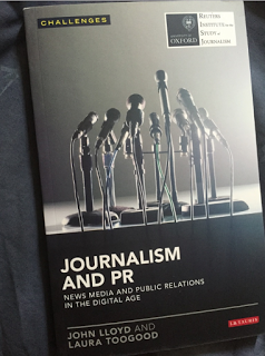 Public Relations, journalisme et réseaux sociaux