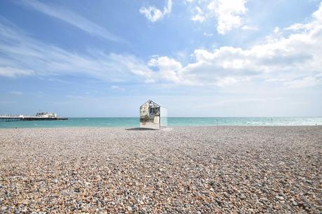ece-architecture-installs-a-mirrored-hut-on-worthing-beach-uk-5