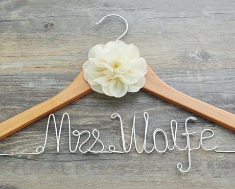 Etsy déco mariage cintre personnalisé nom nominatif