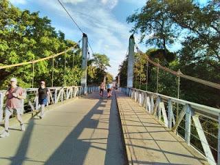 Saint-Jacques à vélo: de Vendôme à Tours, le long des rivières...