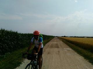 Saint-Jacques à vélo: de Vendôme à Tours, le long des rivières...