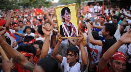 OFFICIEL. Les élections birmanes auront lieu le 8 novembre prochain, mais  Aung San Suu Kyi reste toujours interdite de candidature à la Présidence.