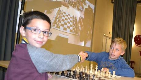 En finale du tournoi « échecs et maths » : les écoles Joliot-Curie et Mont des Bruyères - Photo © La voix du Nord