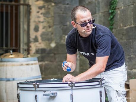 DUBOVNIK live dans un jardin