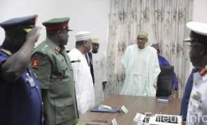 Nigeria : Buhari limoge les chefs d’état-major des trois armées