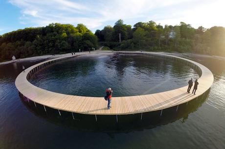 gjode-povlsgaard-arkitekter-installs-the-infinite-bridge-on-danish-coast-3
