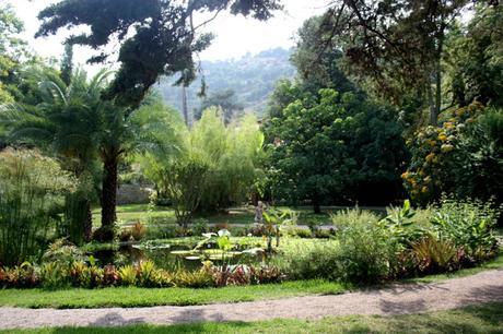 L'été sur la Côte d'Azur: Menton. L'été sur la Côte d'Azur: Menton.