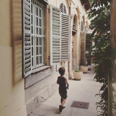 L'été sur la Côte d'Azur: Menton. L'été sur la Côte d'Azur: Menton.