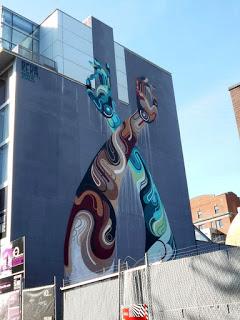 Sur les murs pas loin de chez moi (2)