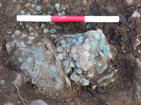Un détectoriste amateur découvre 22000 pièces romaines en Angleterre