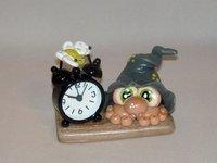 Réveil avec Chapeau lutin en porcelaine froide