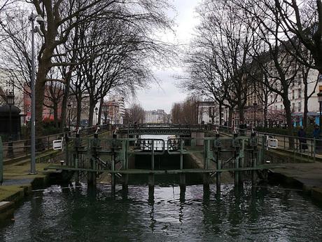 Balade au fil de l’eau sur le Canal Saint-Martin