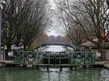 Balade au fil de l’eau sur le Canal Saint-Martin