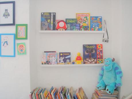 Des livres à portée de mains.