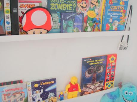 Des livres à portée de mains.