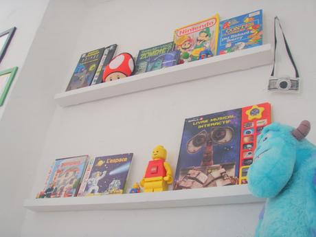 Des livres à portée de mains.