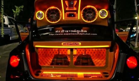 Thaïlande Un scooter impressionnant [HD]